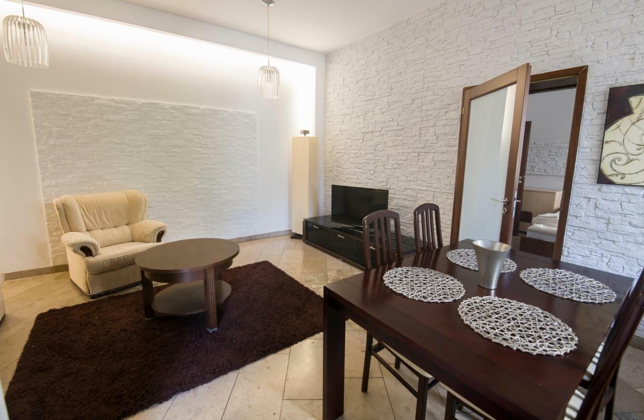 Apartamenty Na Warszawskiej Sieradz Exteriör bild